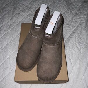 UGG Australia Classic Mini II Boots SZ 8 in Mole Twinface Water Resistant